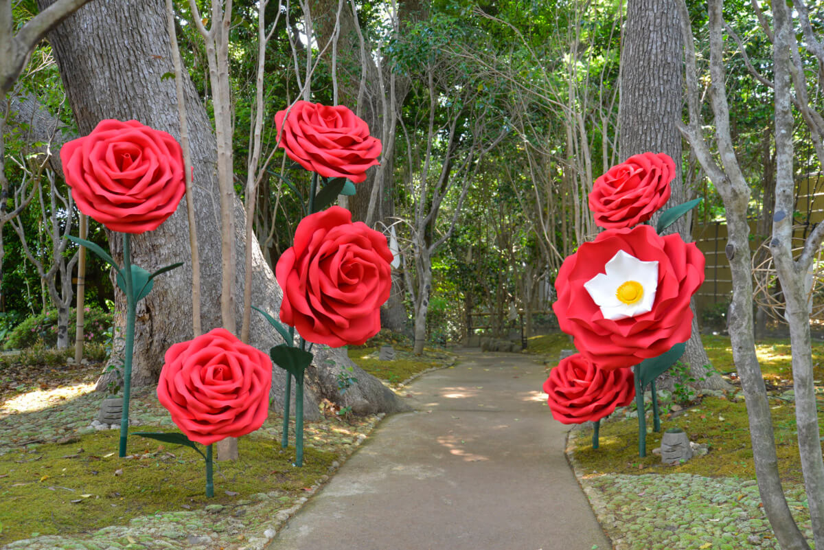 椿山荘 バラの庭園装飾