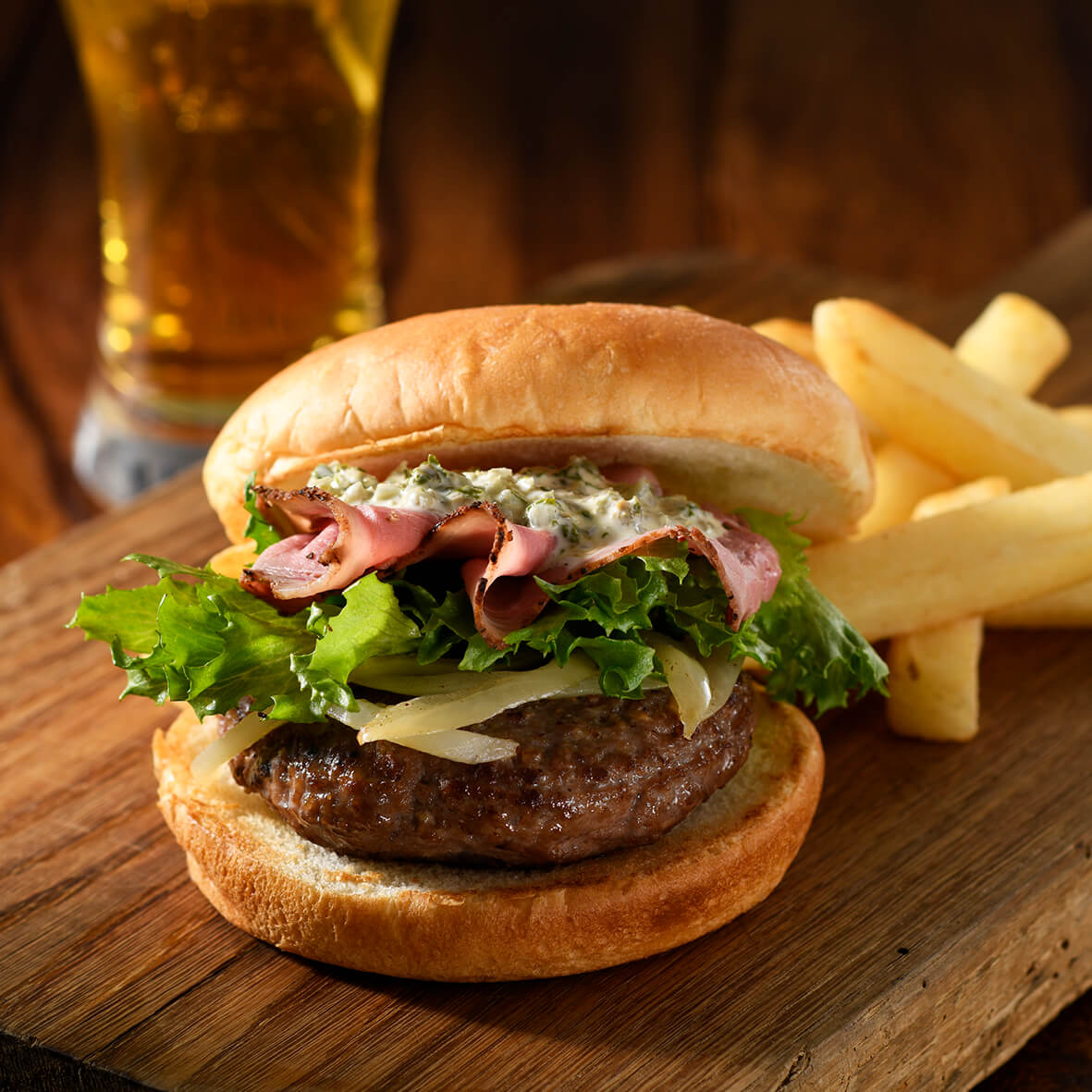 「ミラーズ」ローストビーフ＆ダブルミートバーガー