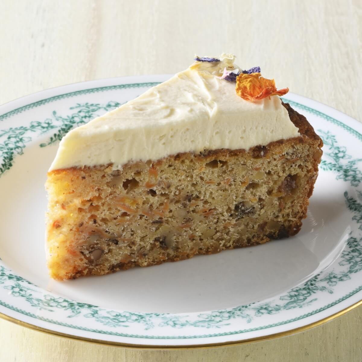 「レイジーデイジーベーカリー」キャロットケーキ