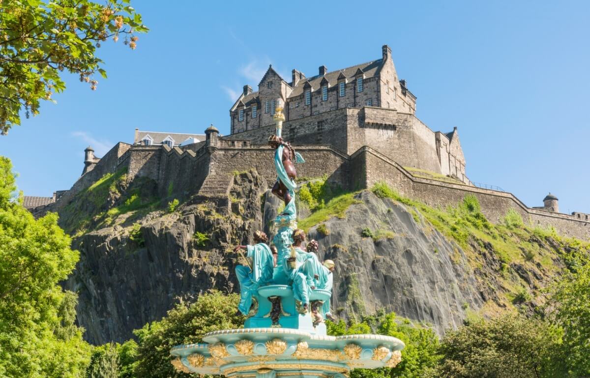 Edinburgh Castle and the Ross Fountain in Princes Street Gardens