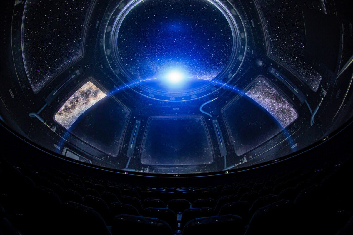 全天周映像作品プラネタリウム・ショー「The Dark Side Of The Moon」