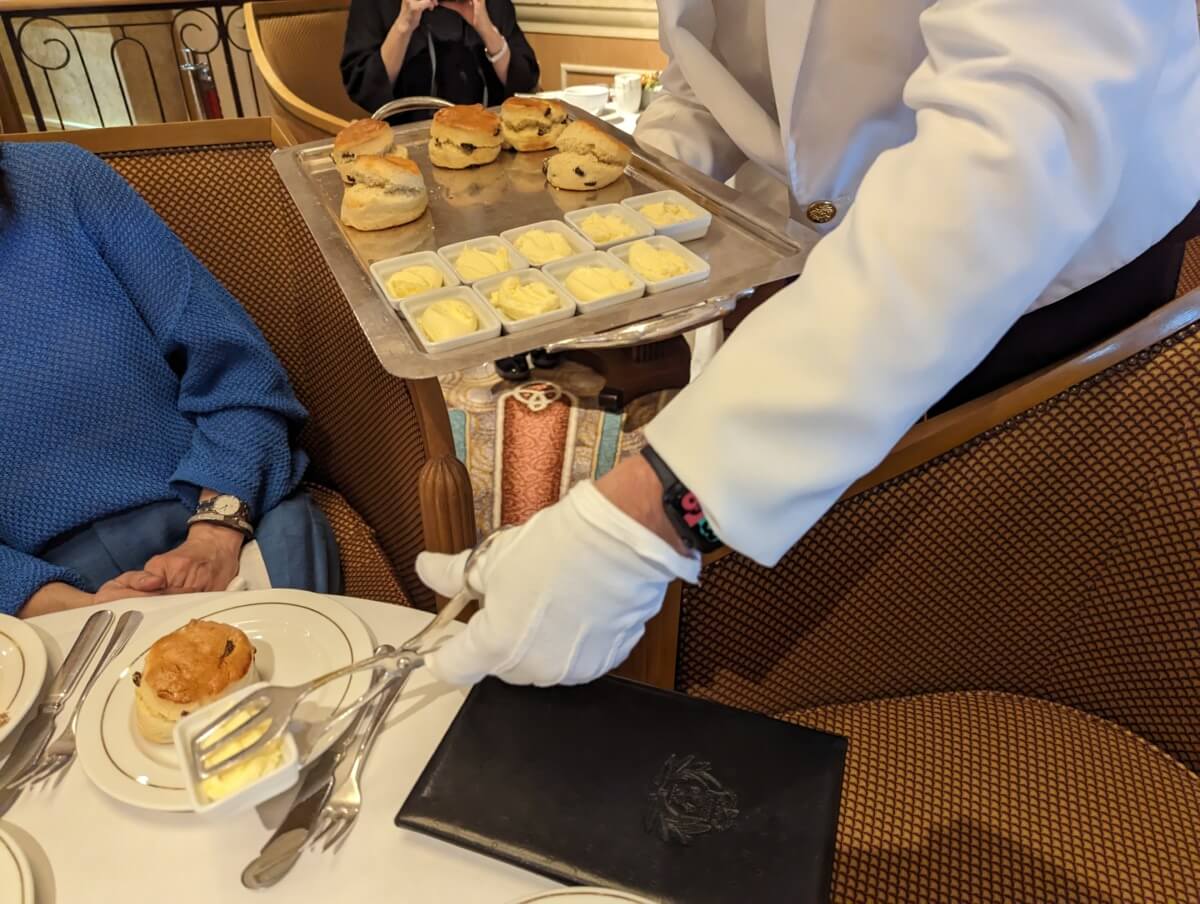 クイーン・エリザベスのアフタヌーンティー