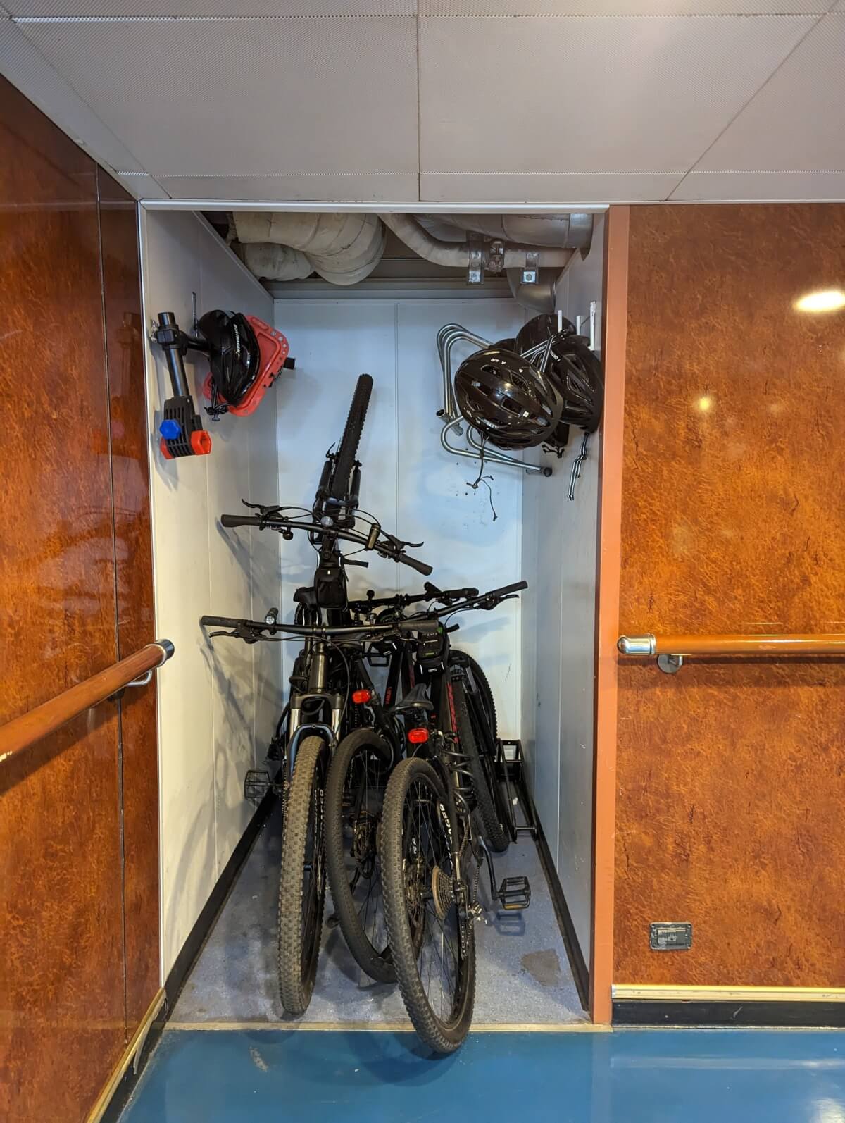 クイーン・エリザベスに搭載された自転車