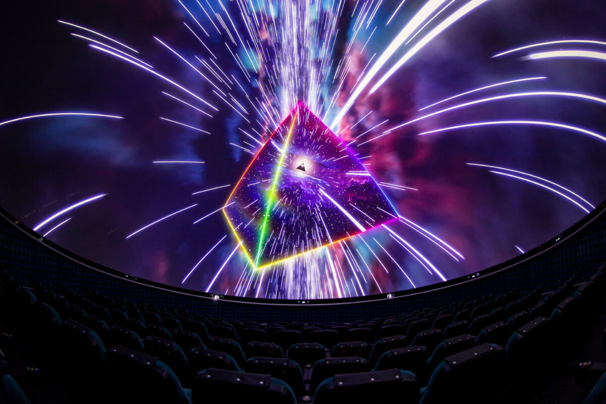 全天周映像作品プラネタリウム・ショー「The Dark Side Of The Moon」