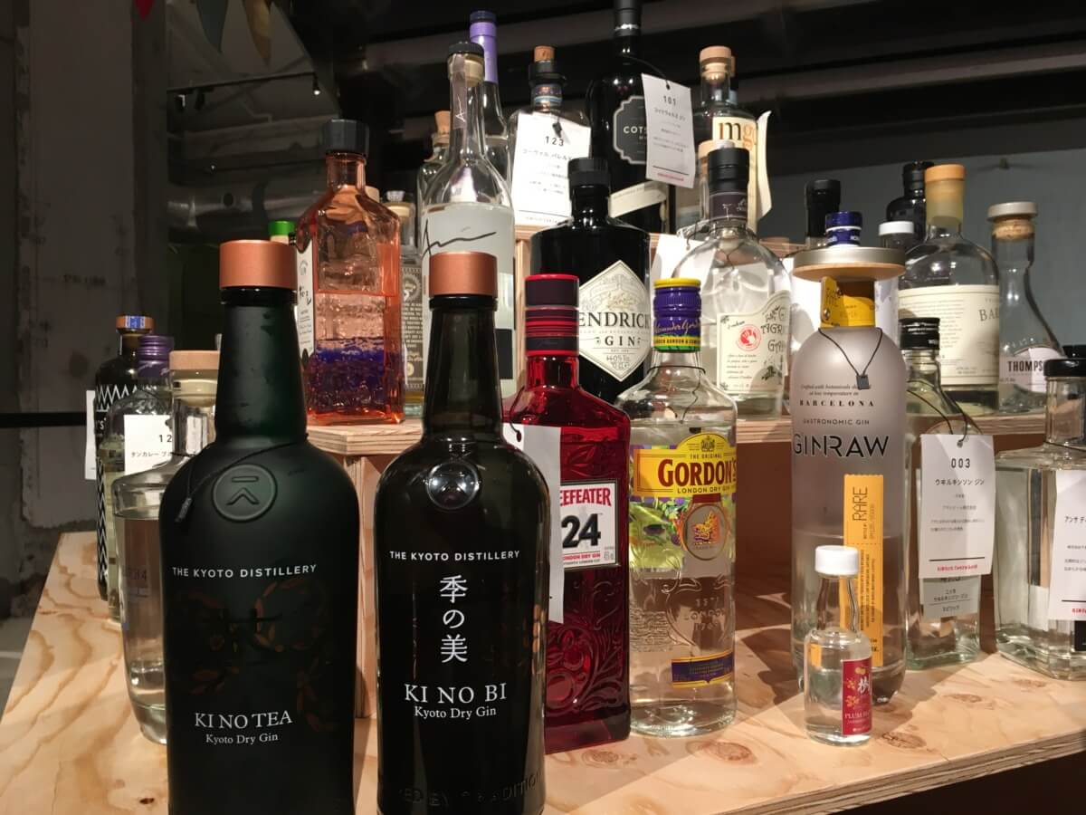 のとジン