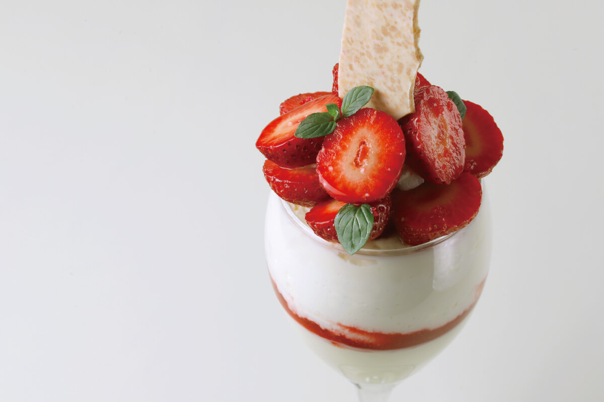 あまおう苺のショートケーキパフェ