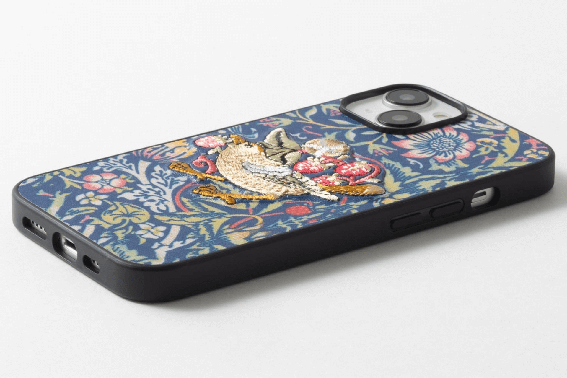 「Jubilee」ウィリアム・モリスのデザインの立体刺繍iPhoneケース