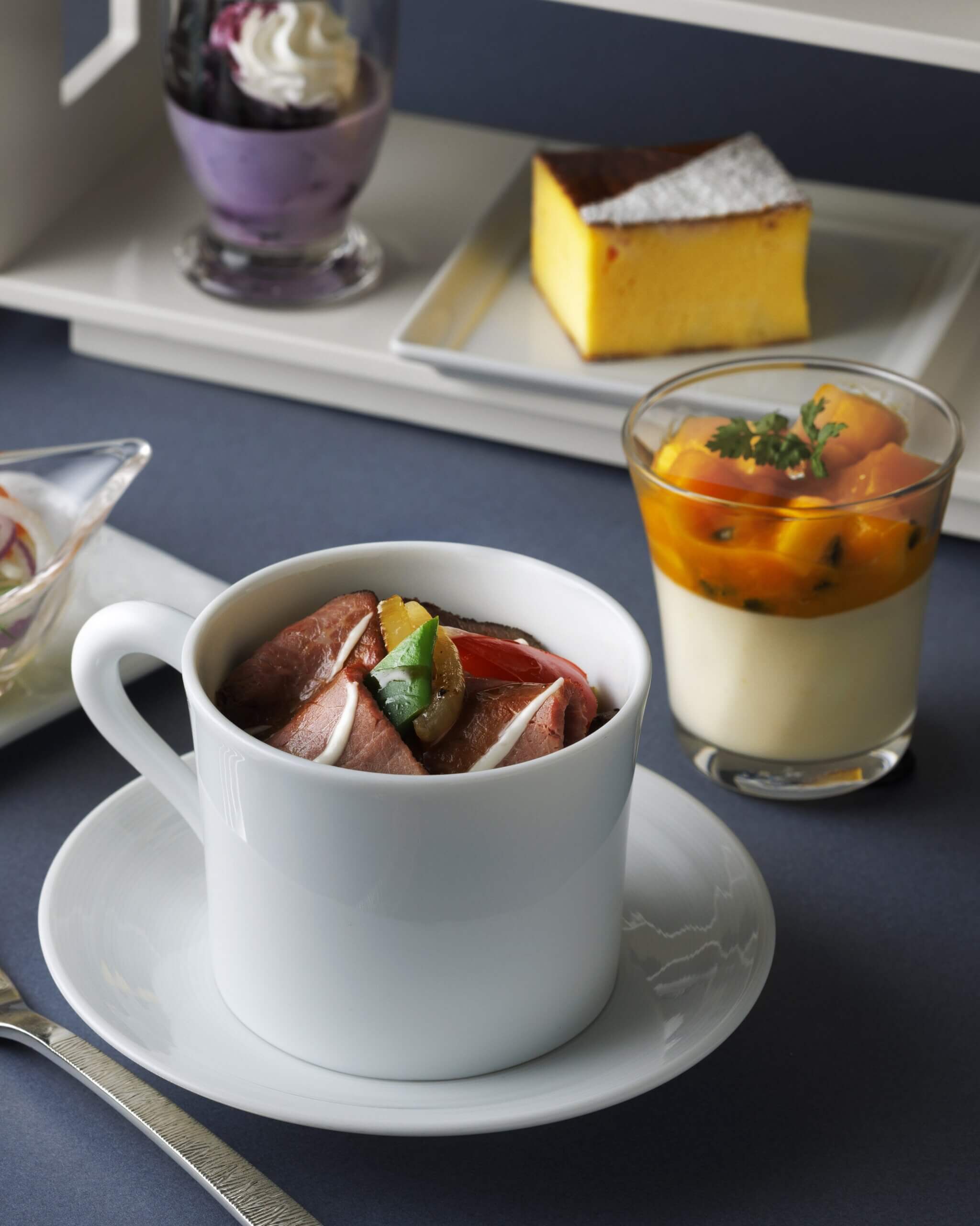 【東京ステーションホテル】華やぐ香りのチーズスイーツ トワイライトハイティー