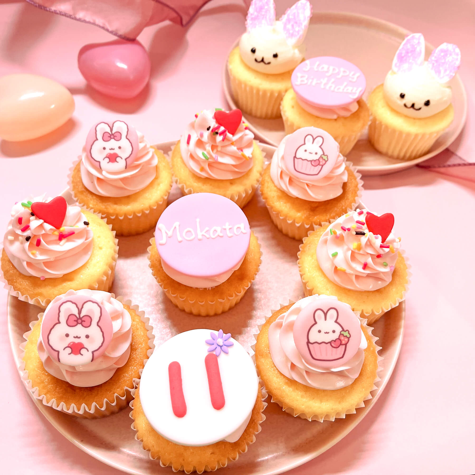 イラストレーター「もか汰」とのコラボカップケーキ