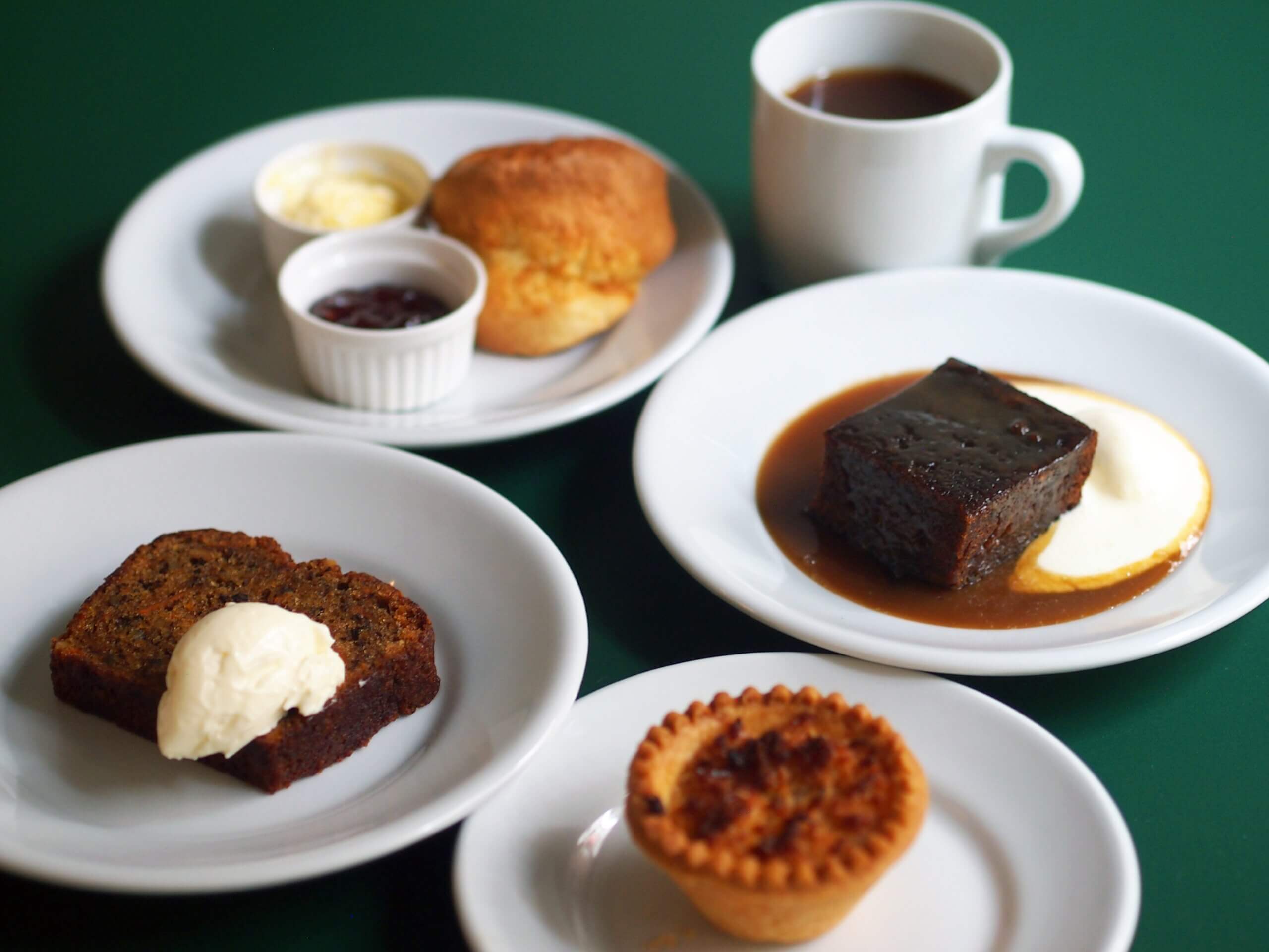 SWAN & LION Dining Bar - イギリスならではのスイーツ類