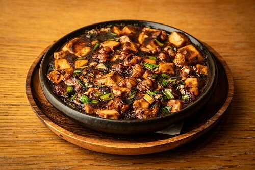 鉄板ホルモン麻婆豆腐