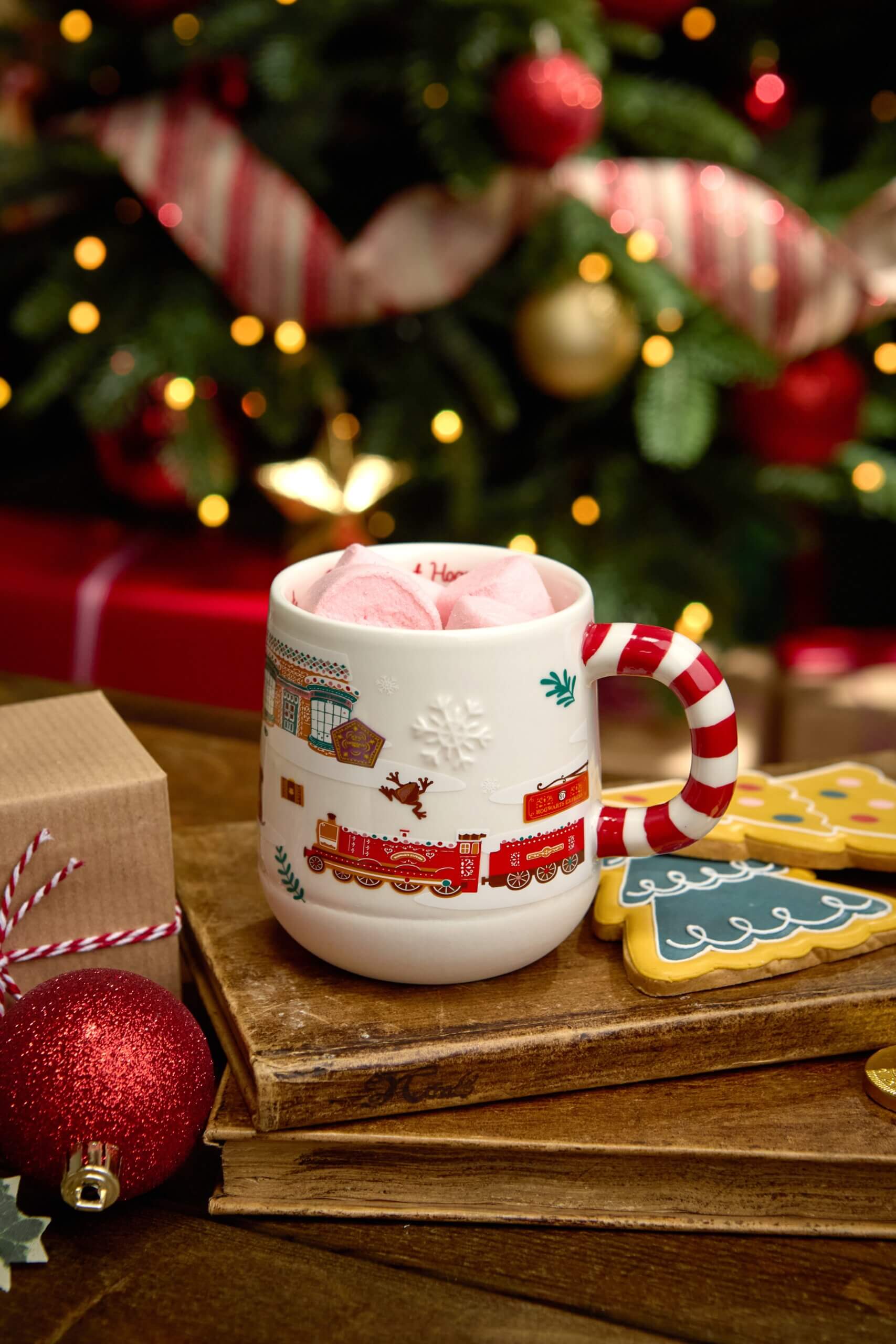 クリスマス限定フードとグッズ