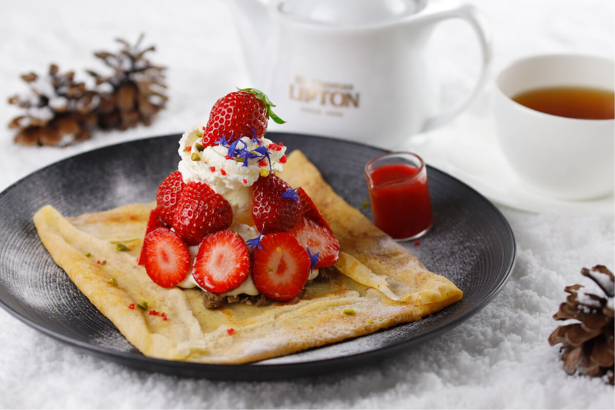 ポルタ店限定『あまおう苺のクレープ　LIPTON クオリティダージリン付き』