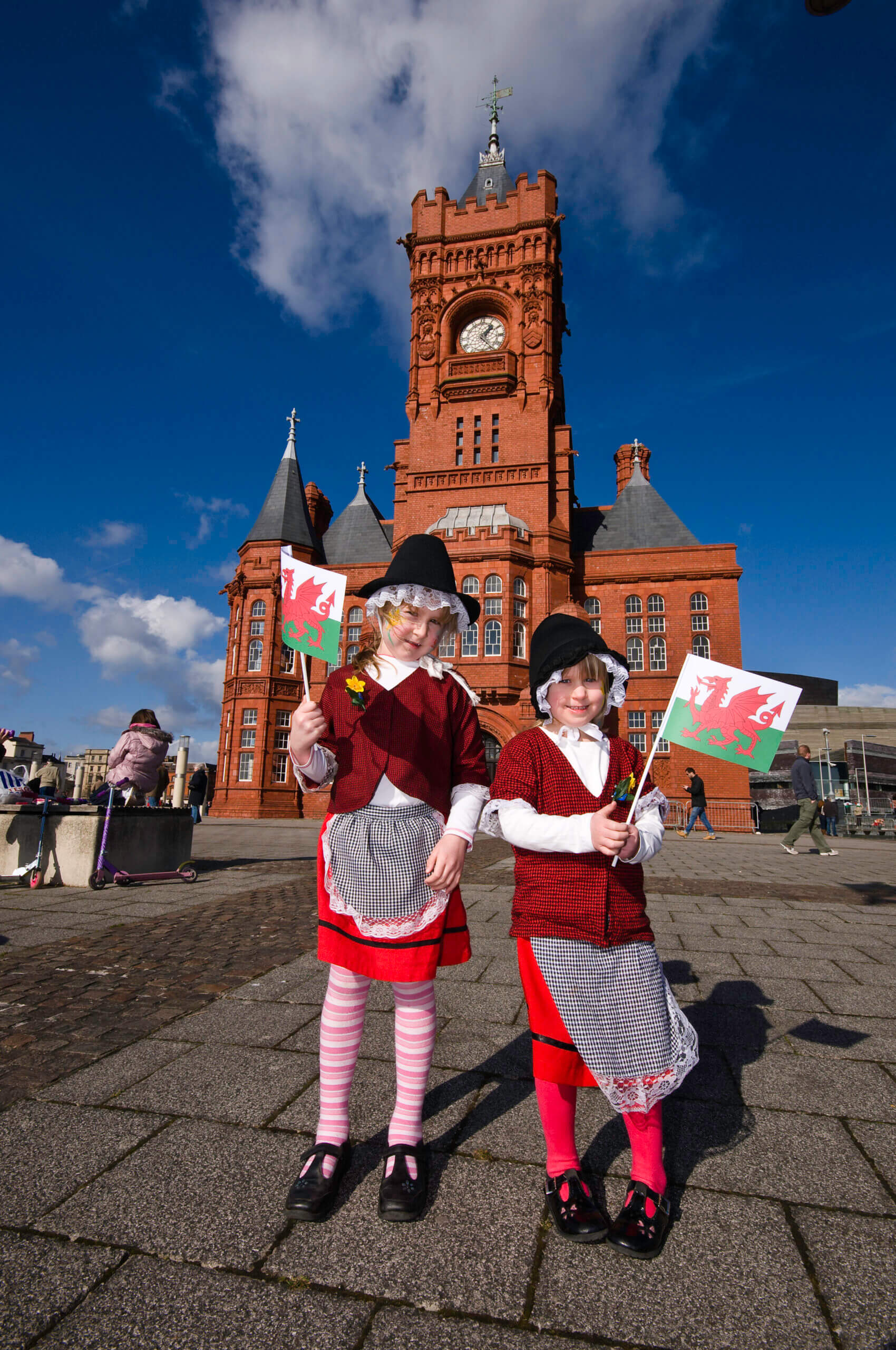 Welsh traditional dress, Pierhead, St David's Day / Gwisg Gymreig draddodiadol, Pierhead, Dydd Gŵyl Dewi 2009