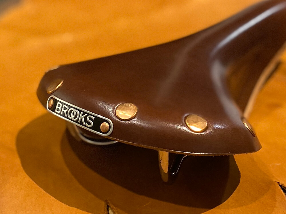 英国限定販売のサドルを数量限定発売！BROOKS ENGLANDの名作「STANDARD