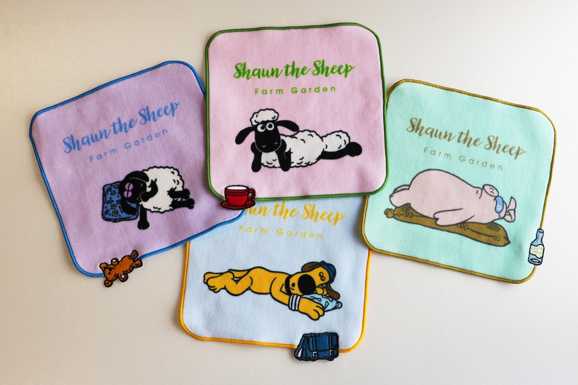 オリジナルハンドタオル（プリント＋刺繍 638円／ジャガード織 770円）