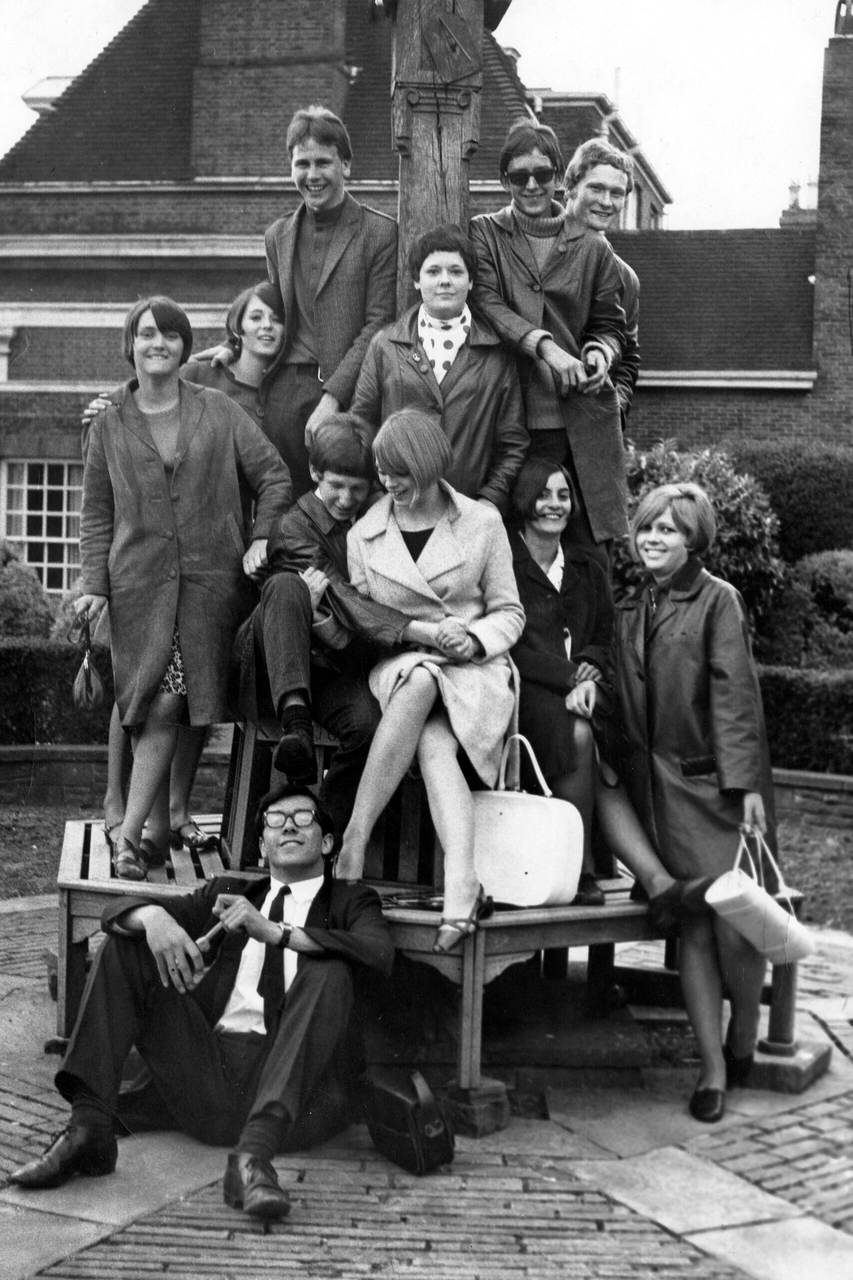 C74DTH Teenage Mods Britain 1966 PICTURE BY DAVID BAGNALL Britain 1960s teenagers youth culture teenage British Uk United Kingdom. Image shot 1966. Exact date unknown.