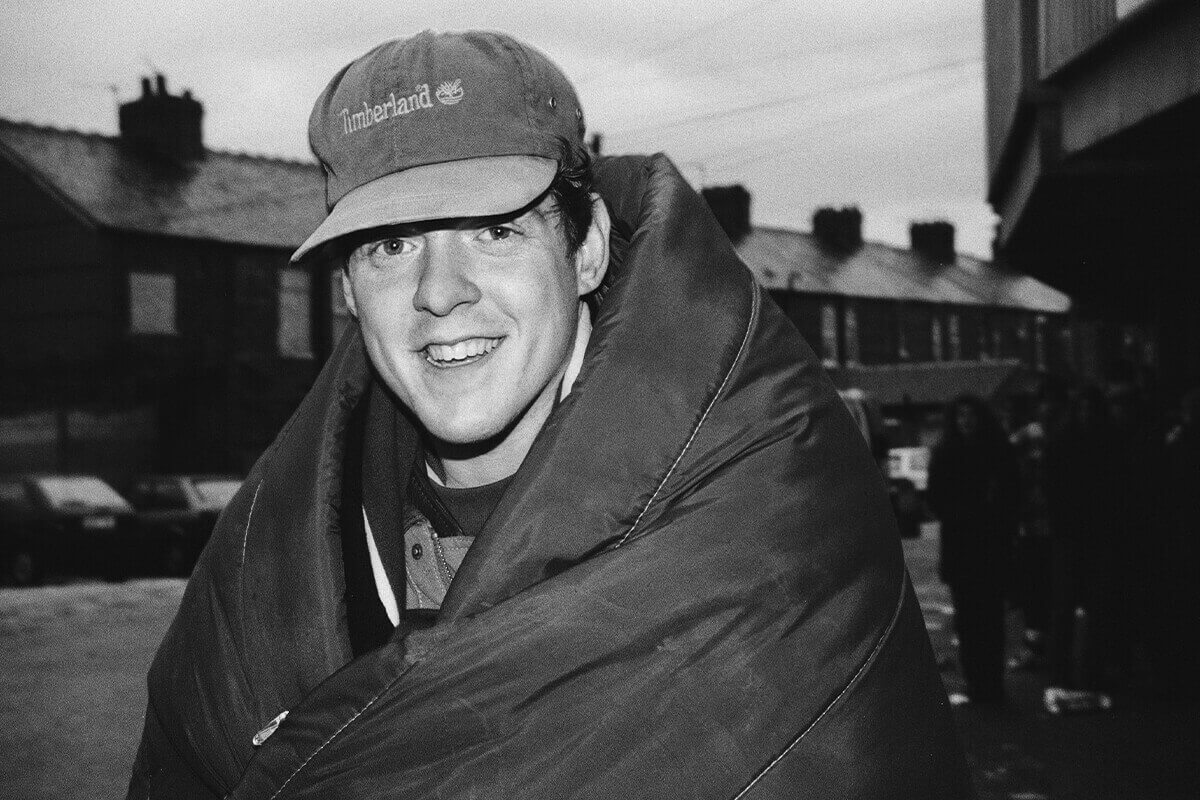 oasis fans maine road 1996 © jon shard - british culture archive 7