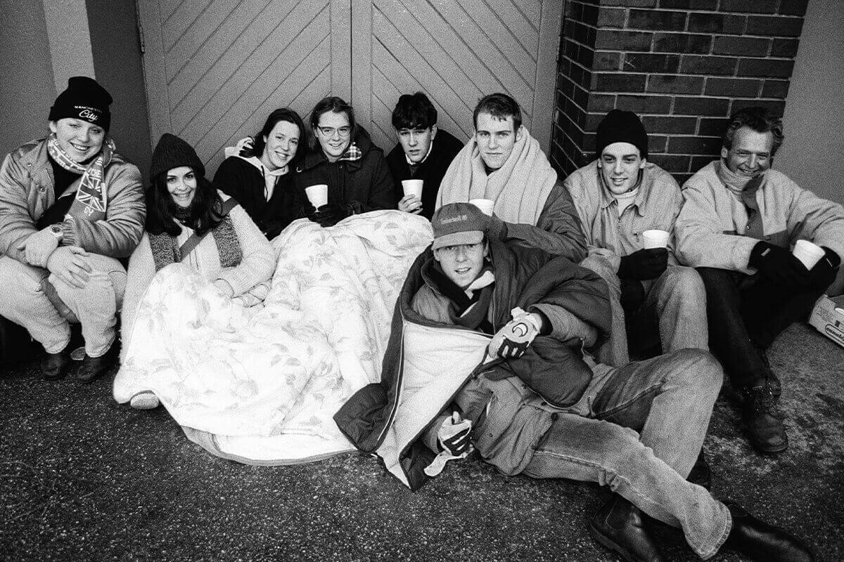 oasis fans maine road 1996 © jon shard - british culture archive 6