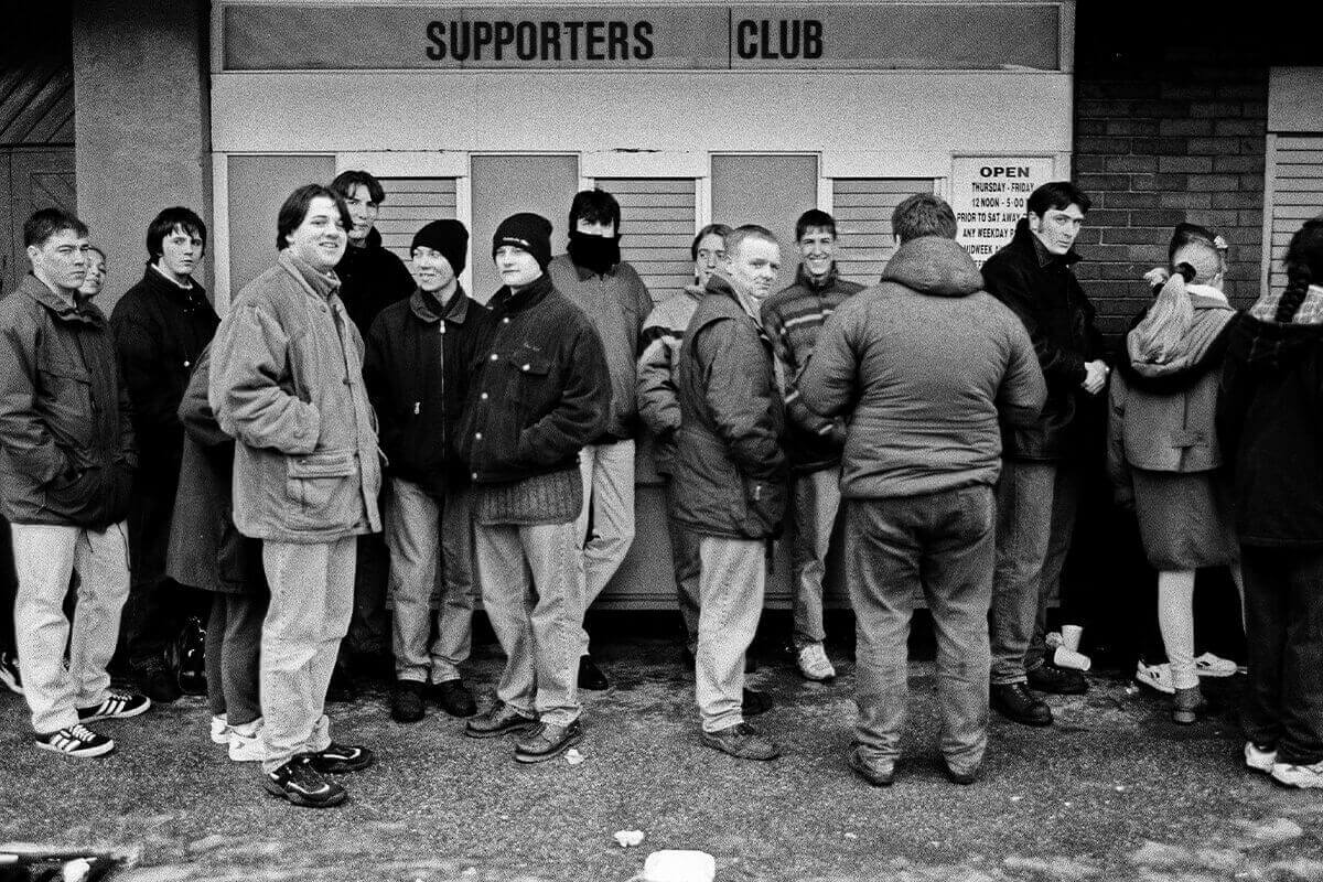 oasis fans maine road 1996 © jon shard - british culture archive 5