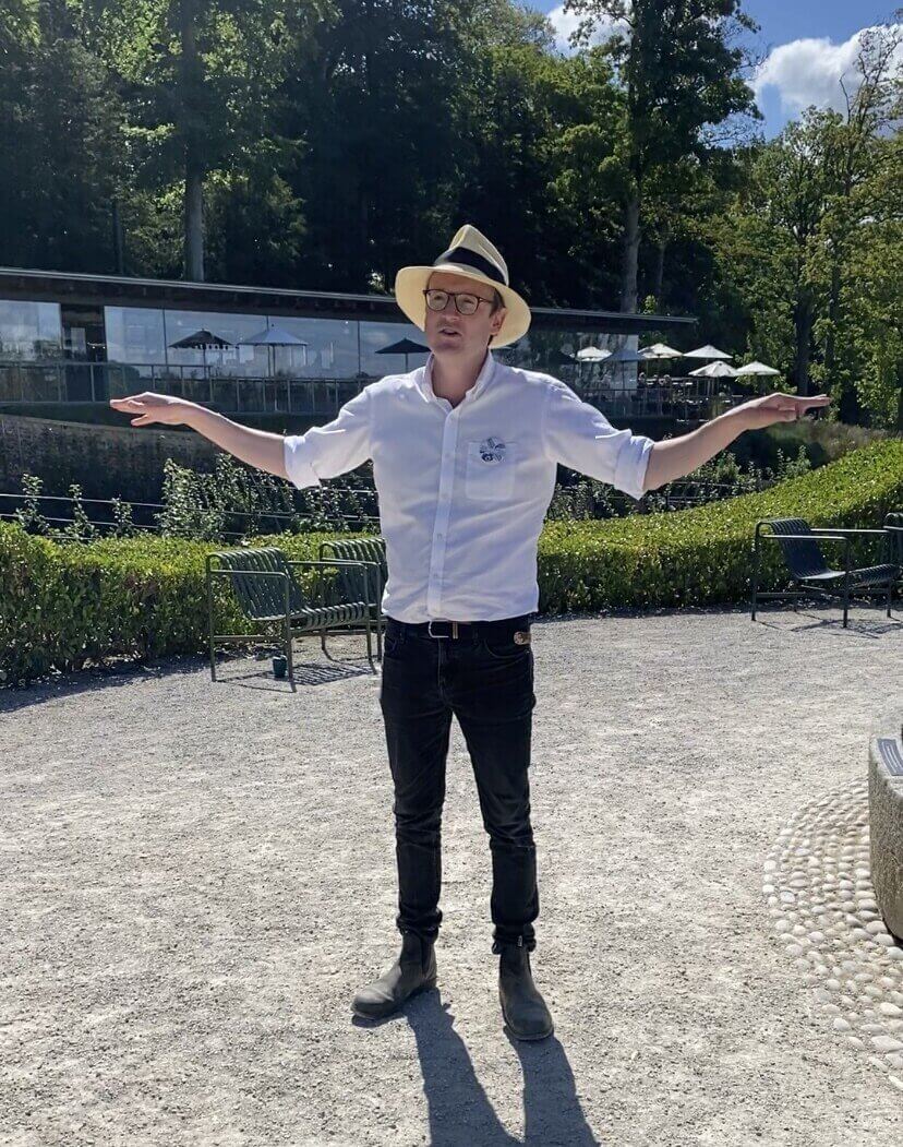 今回、ツアーのガイドをしてくれたアーサー
