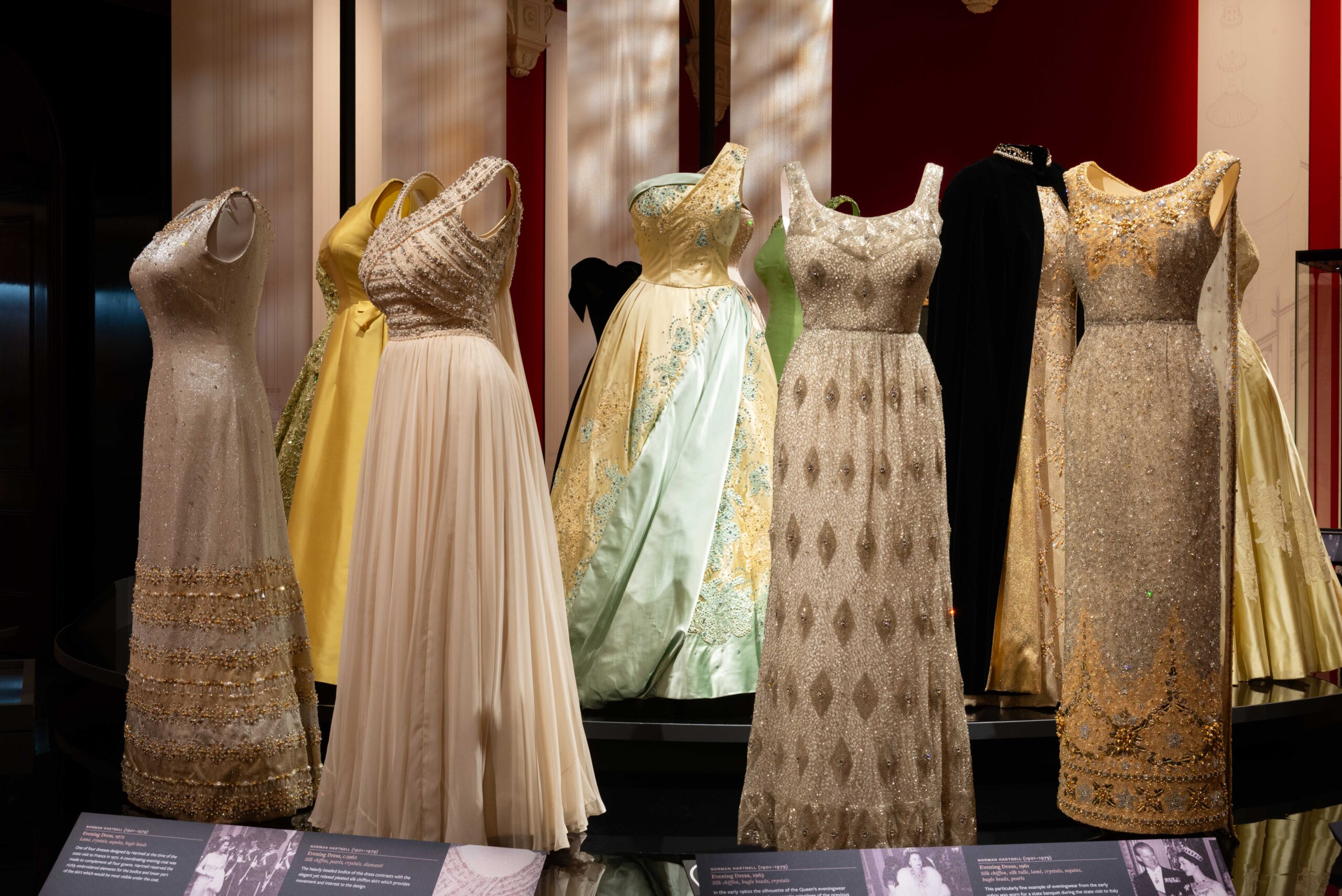 QG_Queen_Elizabeth_LifeInStyle_QUICK_SELECTION_090426_07