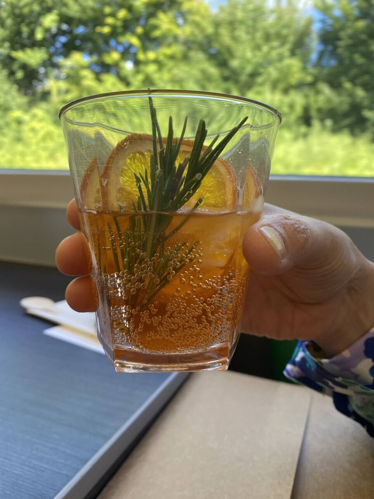 ノンアルコールのカクテル。オレンジとローズマリーって意外に合う