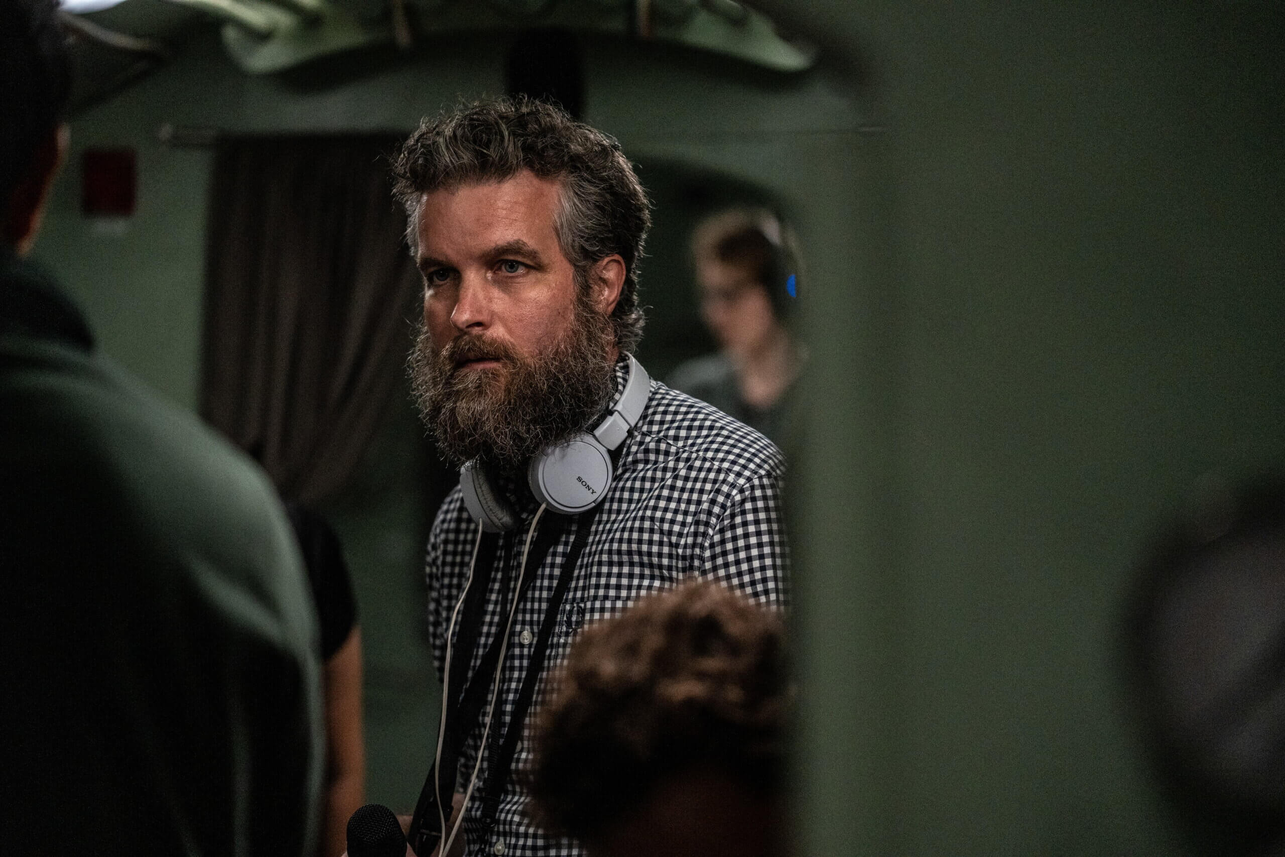 アレックス・パーキンソン監督