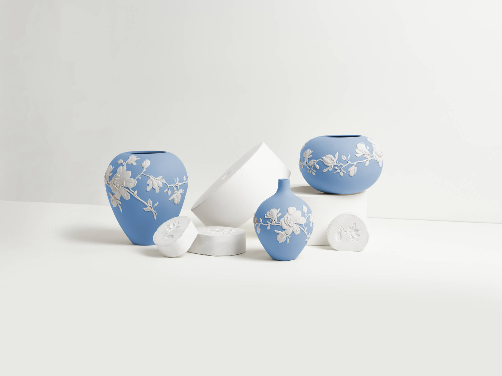 Wedgwood_Magnolia_Blossom_Blue_2025_Styled_02_Original