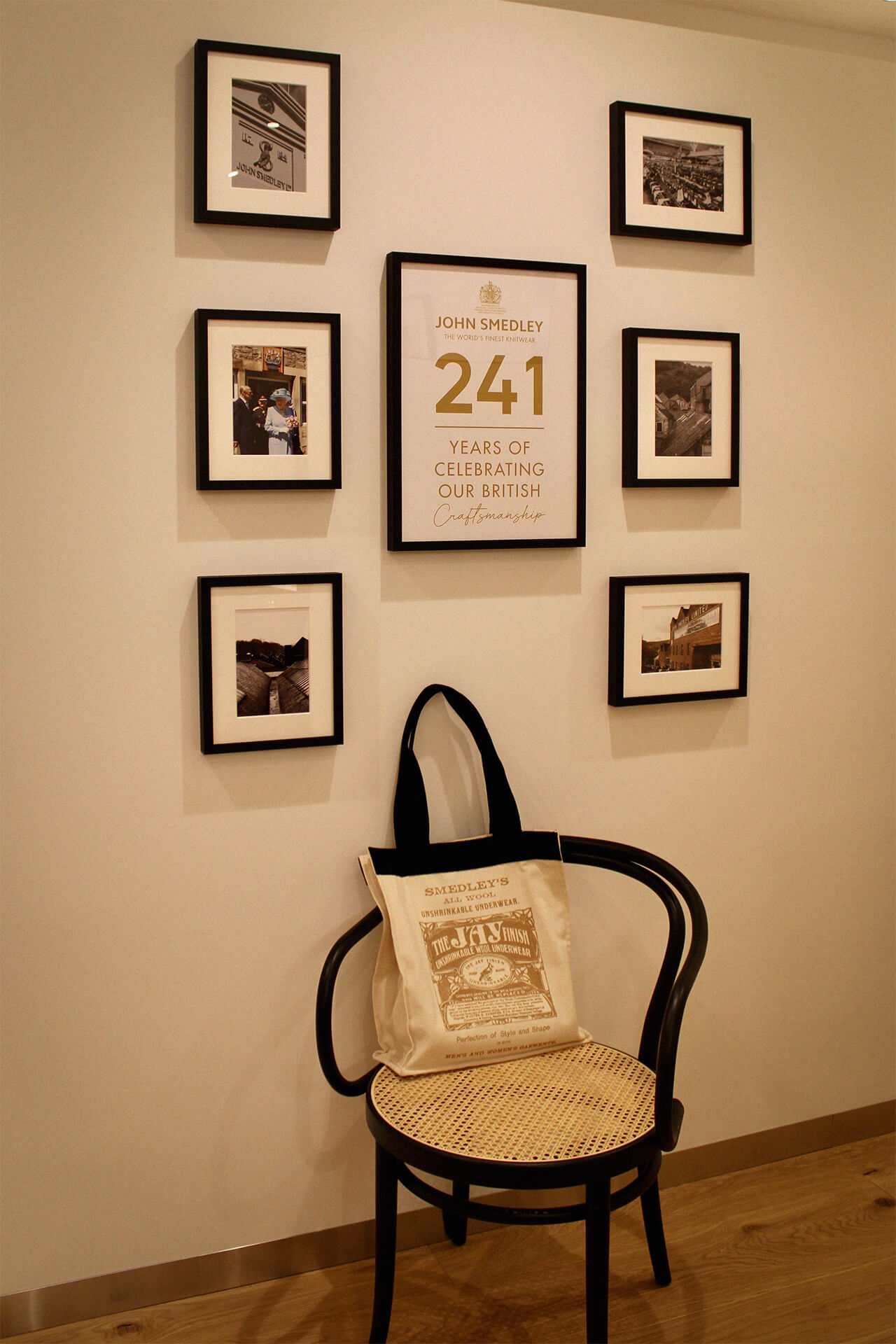 英国老舗ニットブランド「JOHN SMEDLEY」×サステイナブル企業「re-wrap」ブランド初のコラボレーショントートバッグ