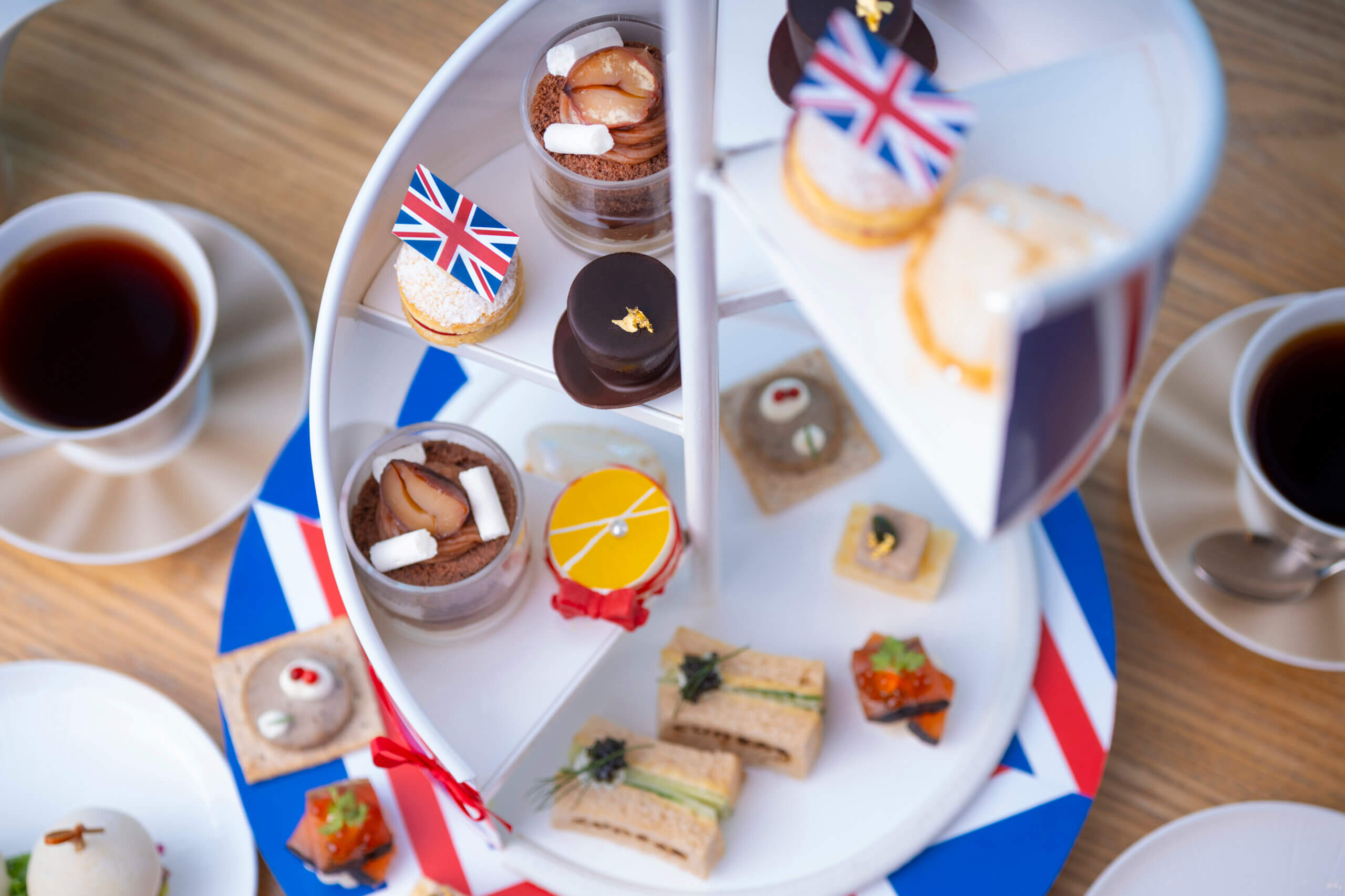 コンラッド大阪 アフタヌーンティー発祥の地にインスパイアされた「イギリス×秋の味覚」「Falling for Autumn Sweets」イングリッシュアフタヌーンティー