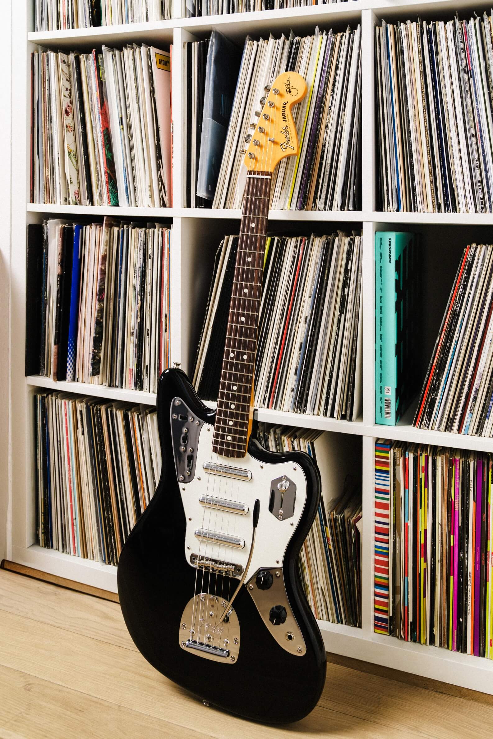 Fender_JohnnyMarr_SSJ_Lifestyle_21