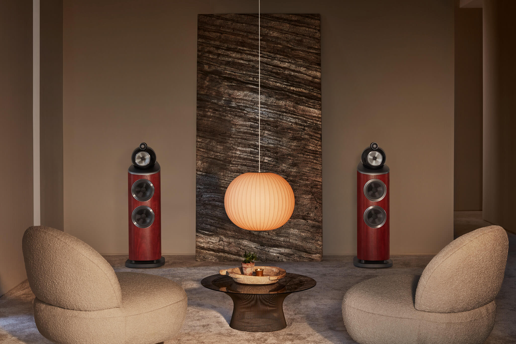 ISETAN SALONEにて期間限定のBowers & Wilkins × ROLF BENZ ポップアップストア