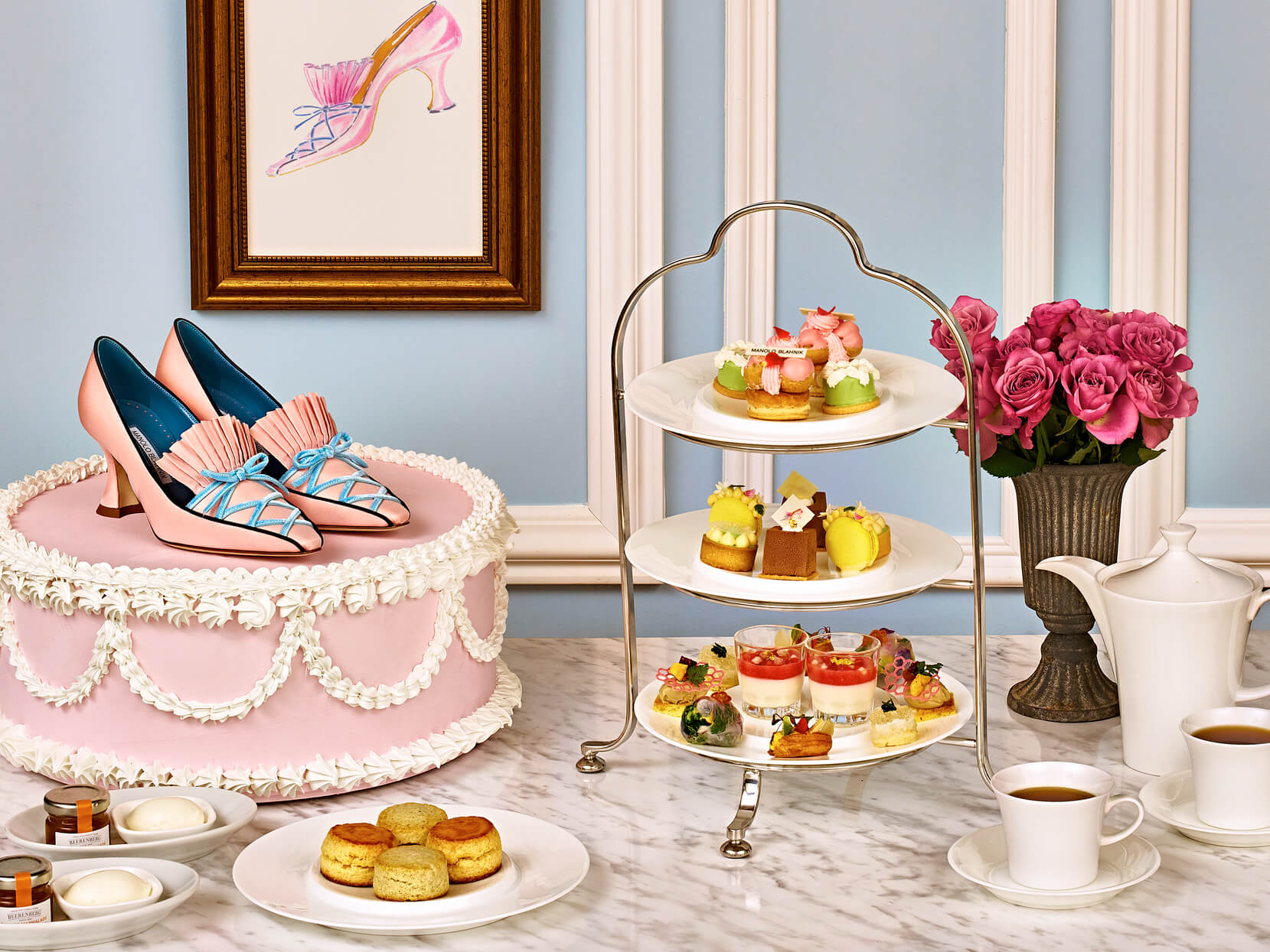 マリー・アントワネット by マノロ ブラニク アフタヌーンティー