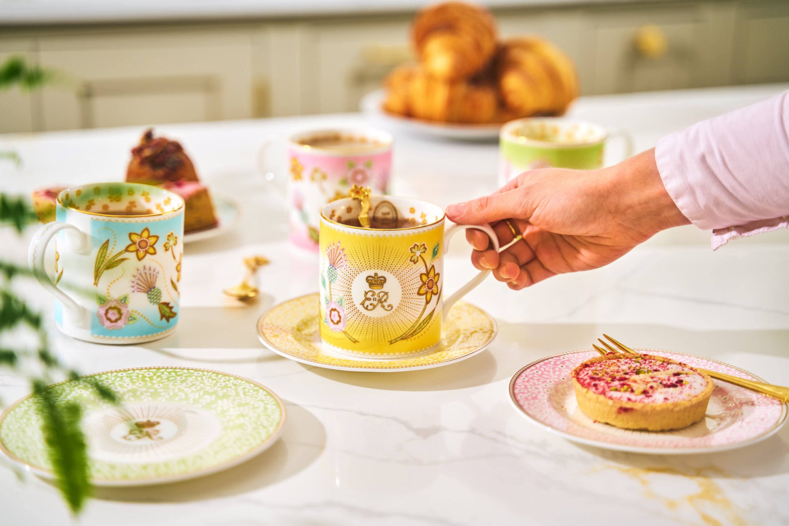 Official chinaware celebrating centenary of Queen Elizabeth II’s birth goes on sale
