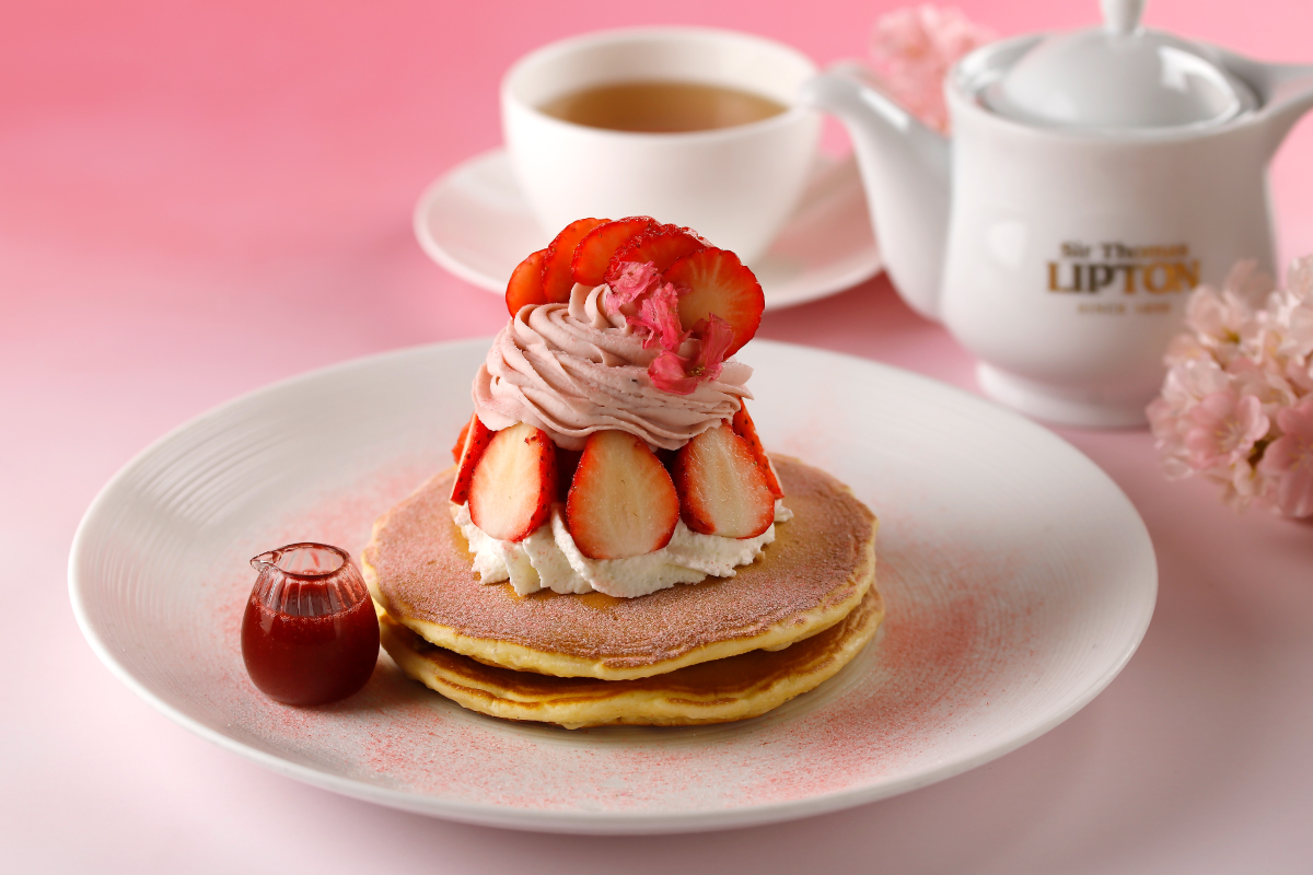 三条本店:苺とさくらのパンケーキ(ドリンク付)