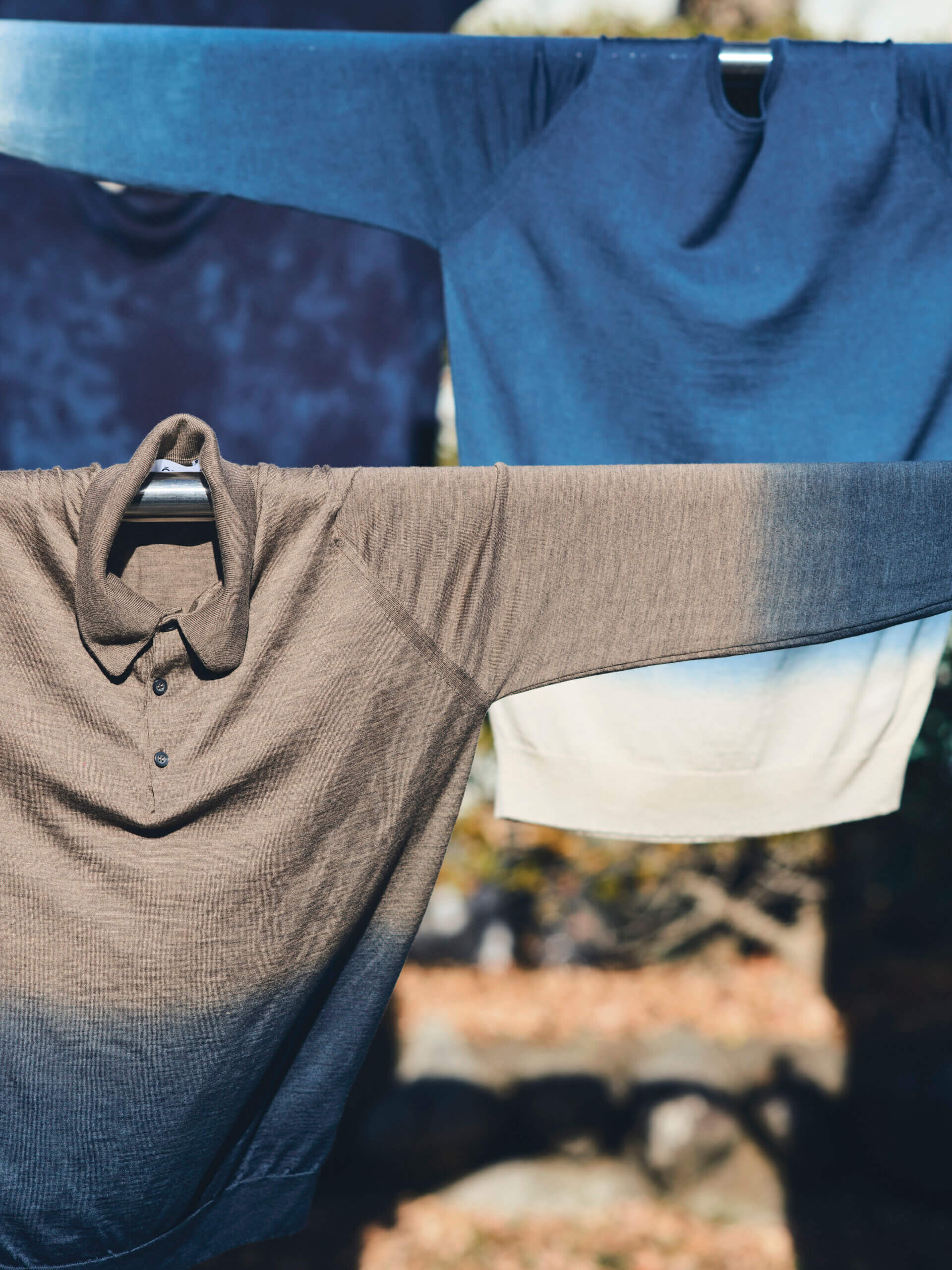 『JOHN SMEDLEY × ŌME』 天然製法の藍染による、すべてが一点もののコラボレーションアイテムを発売