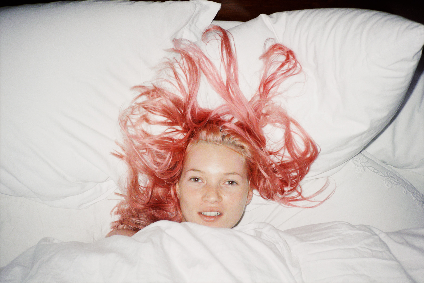10. Juergen Teller, Young Pink Kate London 1998 (c) Juergen Teller, All Rights Reserved