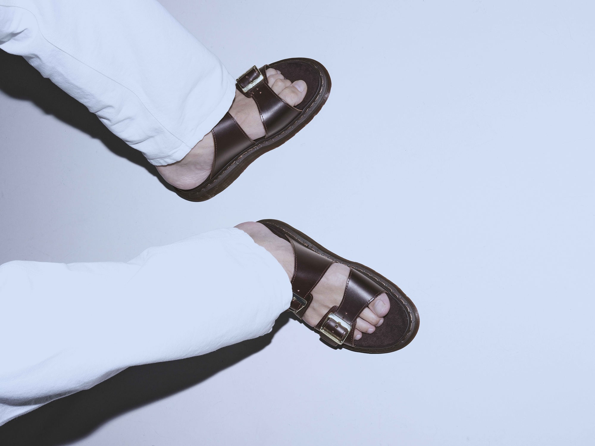 Dr. Martensが新作プレミアムサンダルコレクションを発売