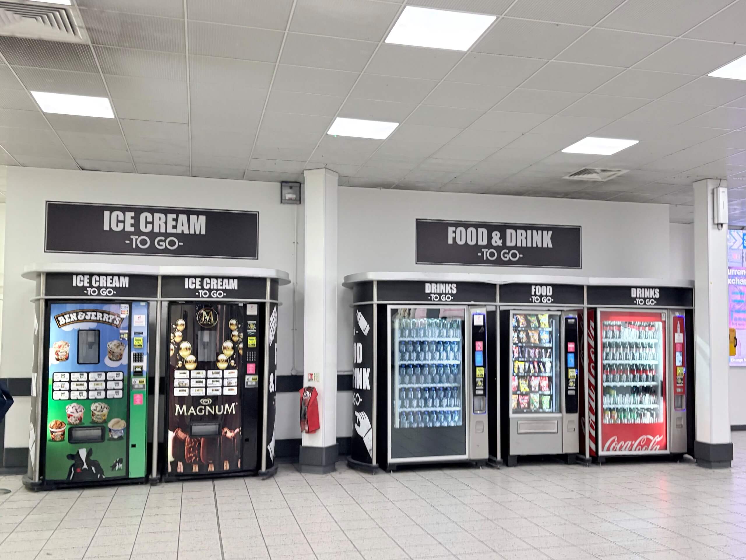 今回取得するイギリスの空港の自販機