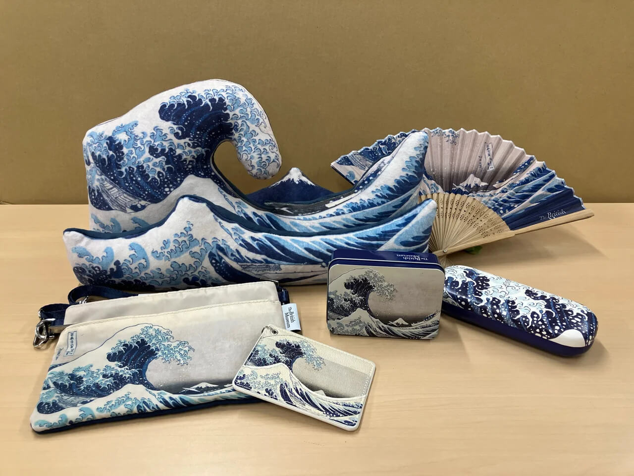 葛飾北斎《神奈川沖浪裏》