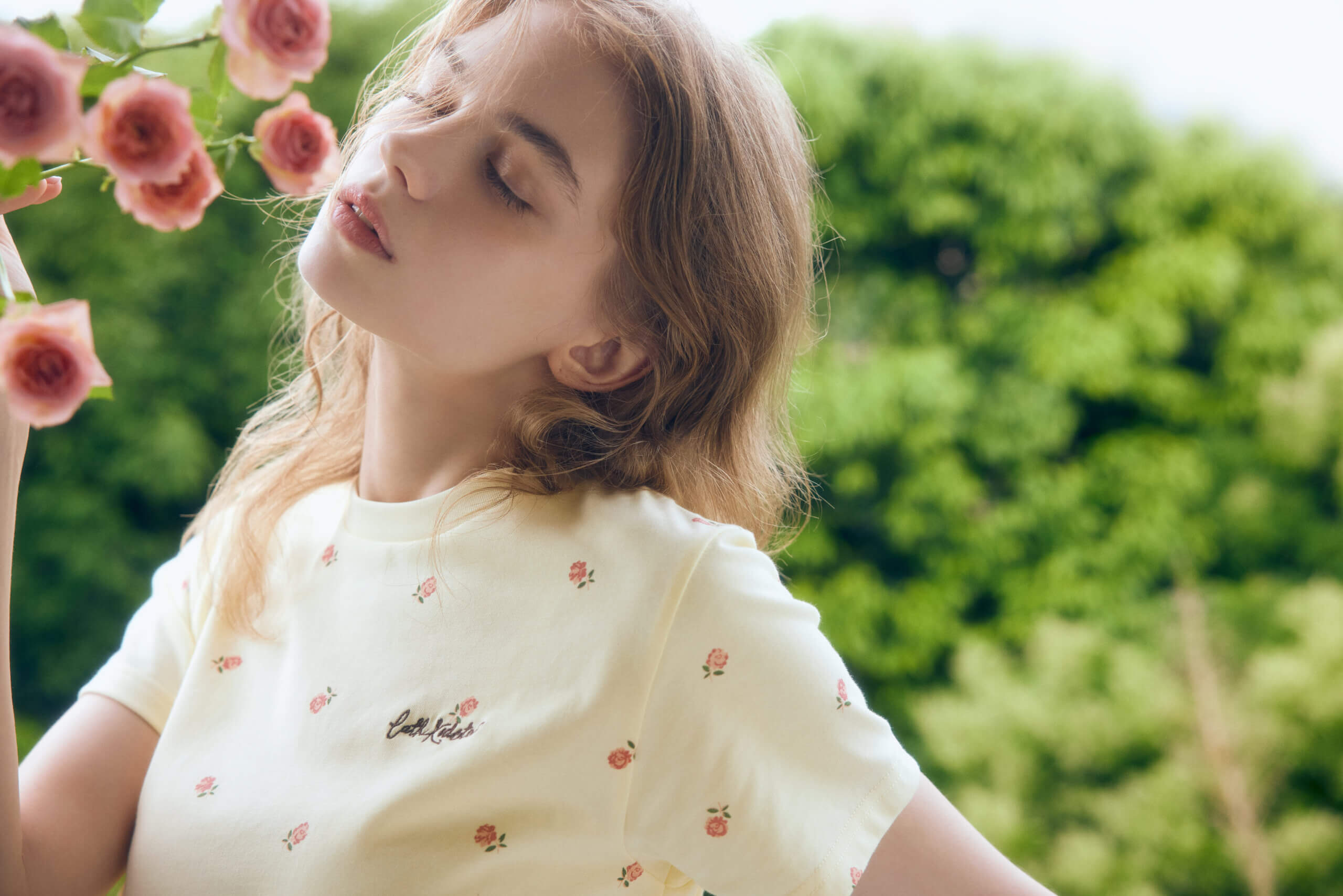 【Cath Kidston】新作Tシャツが7月10日（金）発売！「Button Rose」総柄プリントTシャツが初登場！