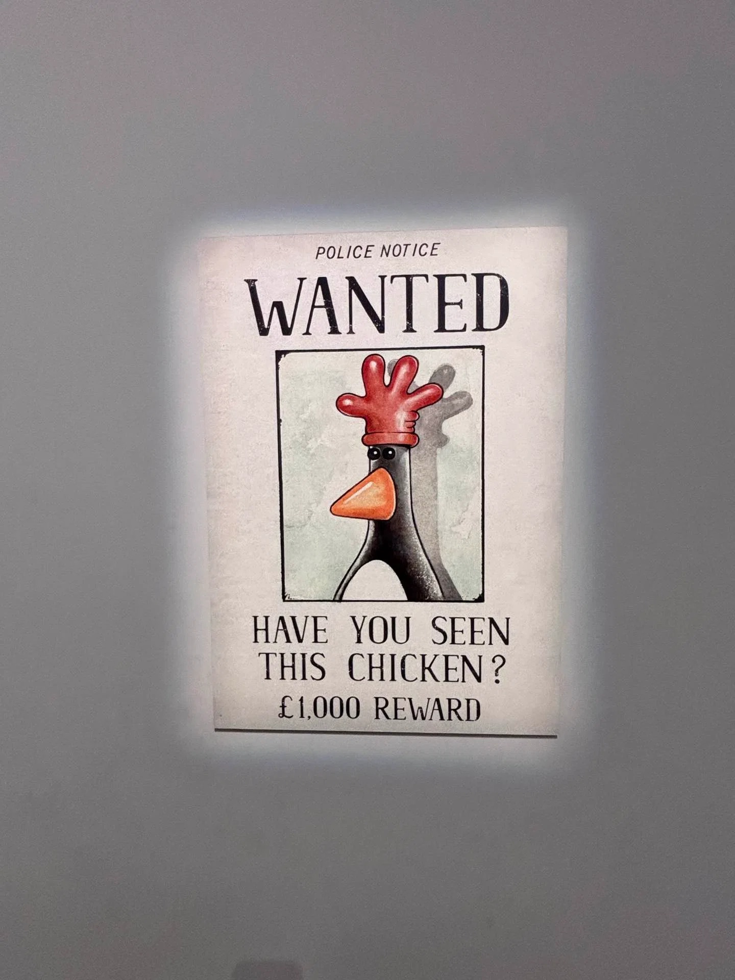 フェザーズ・マグロウの指名手配ポスター「HAVE YOU SEEN THIS CHICKEN?」