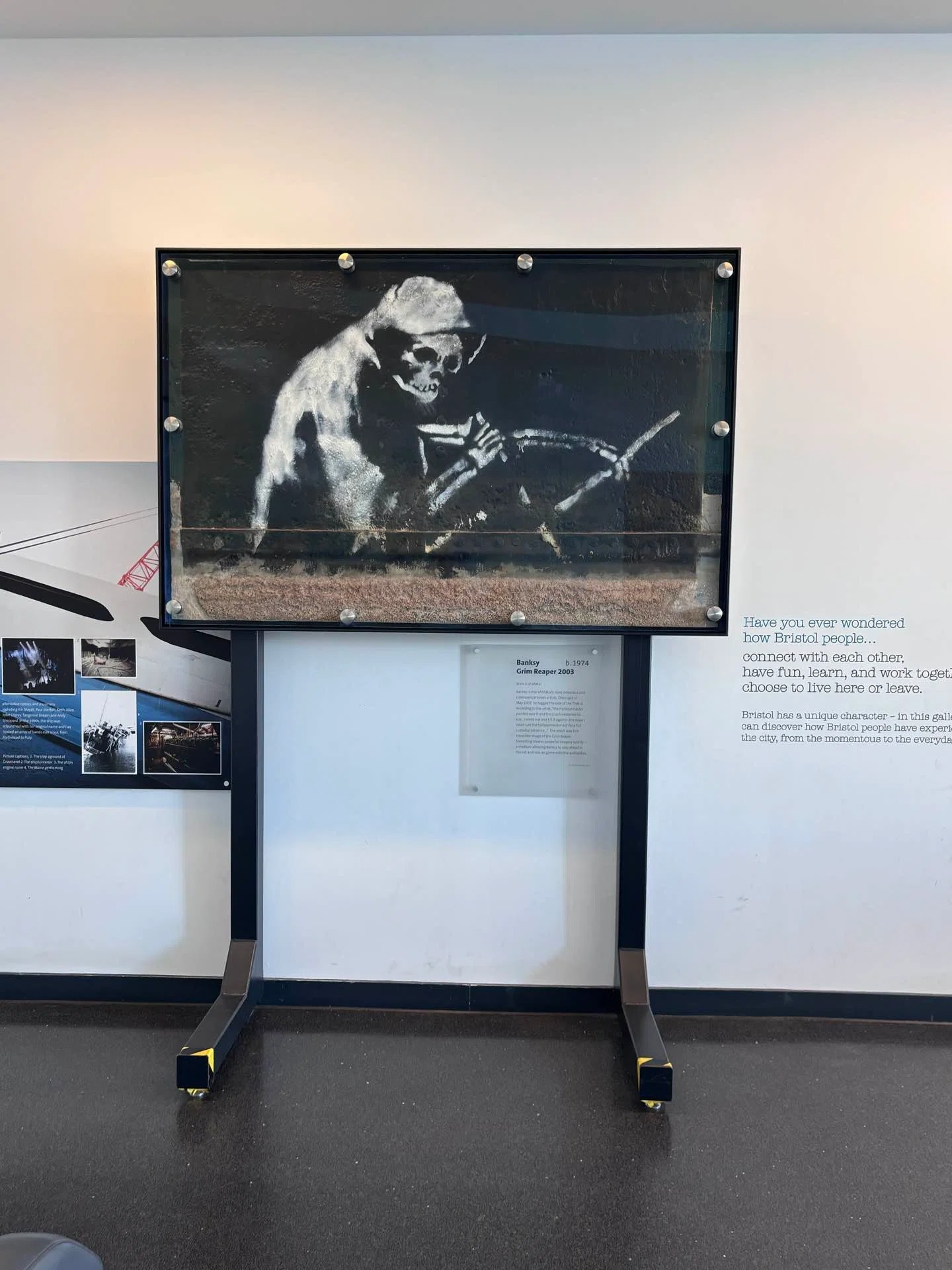 バンクシーの『Grim Reaper』実物展示