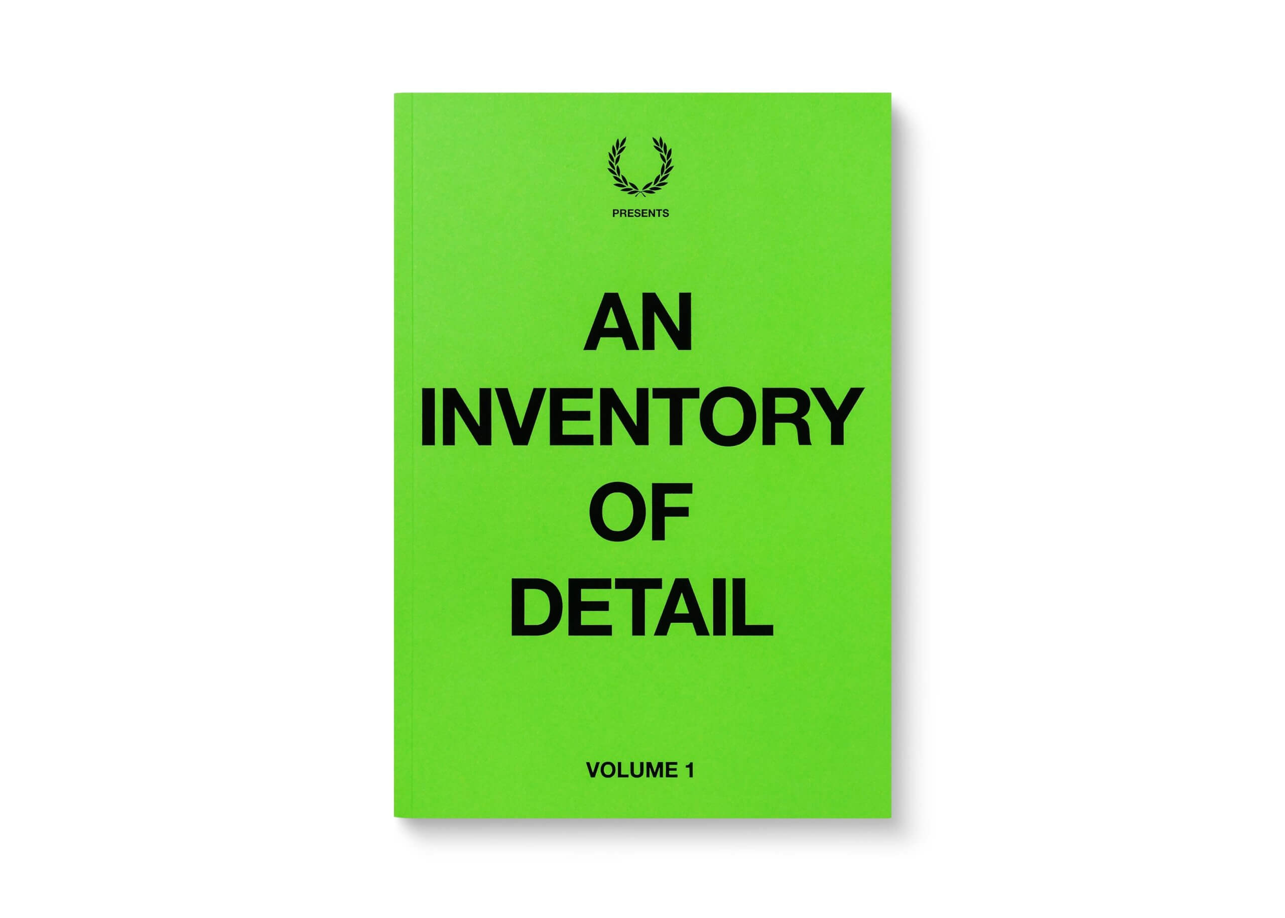 鮮やかな緑色の表紙にAN INVENTORY OF DETAILの文字が配されたフレッドペリーの限定ZINE