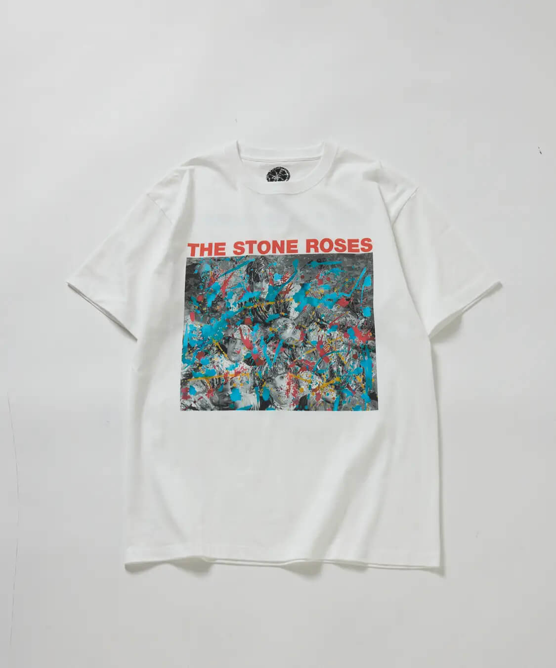ホワイトカラーのTシャツフロントデザイン
