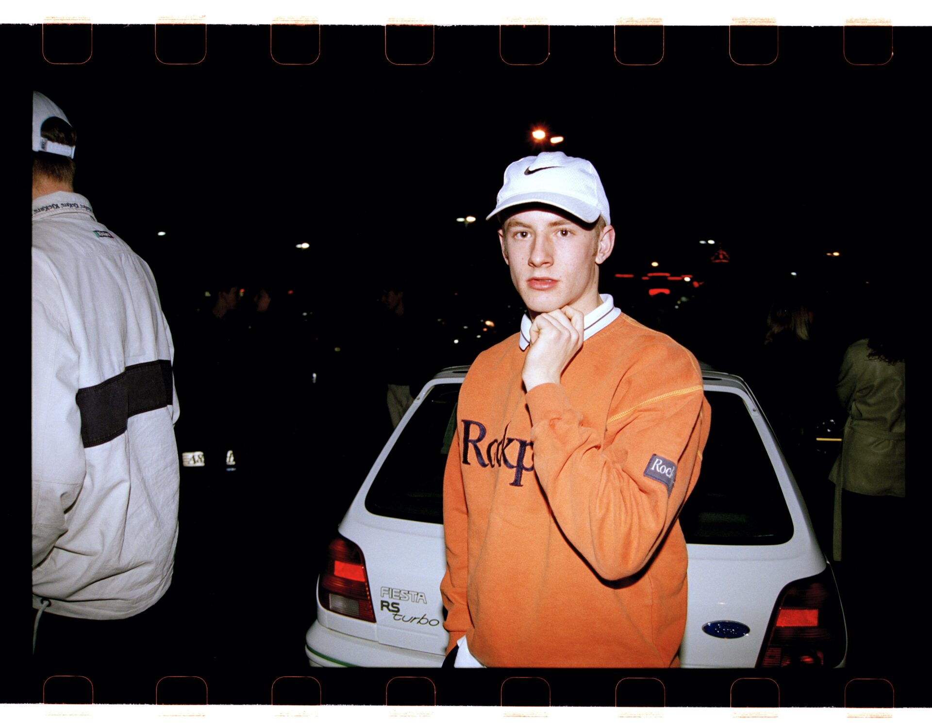 エレイン・コンスタンティンによる写真シリーズ『Burn up Northampton』（1997年）