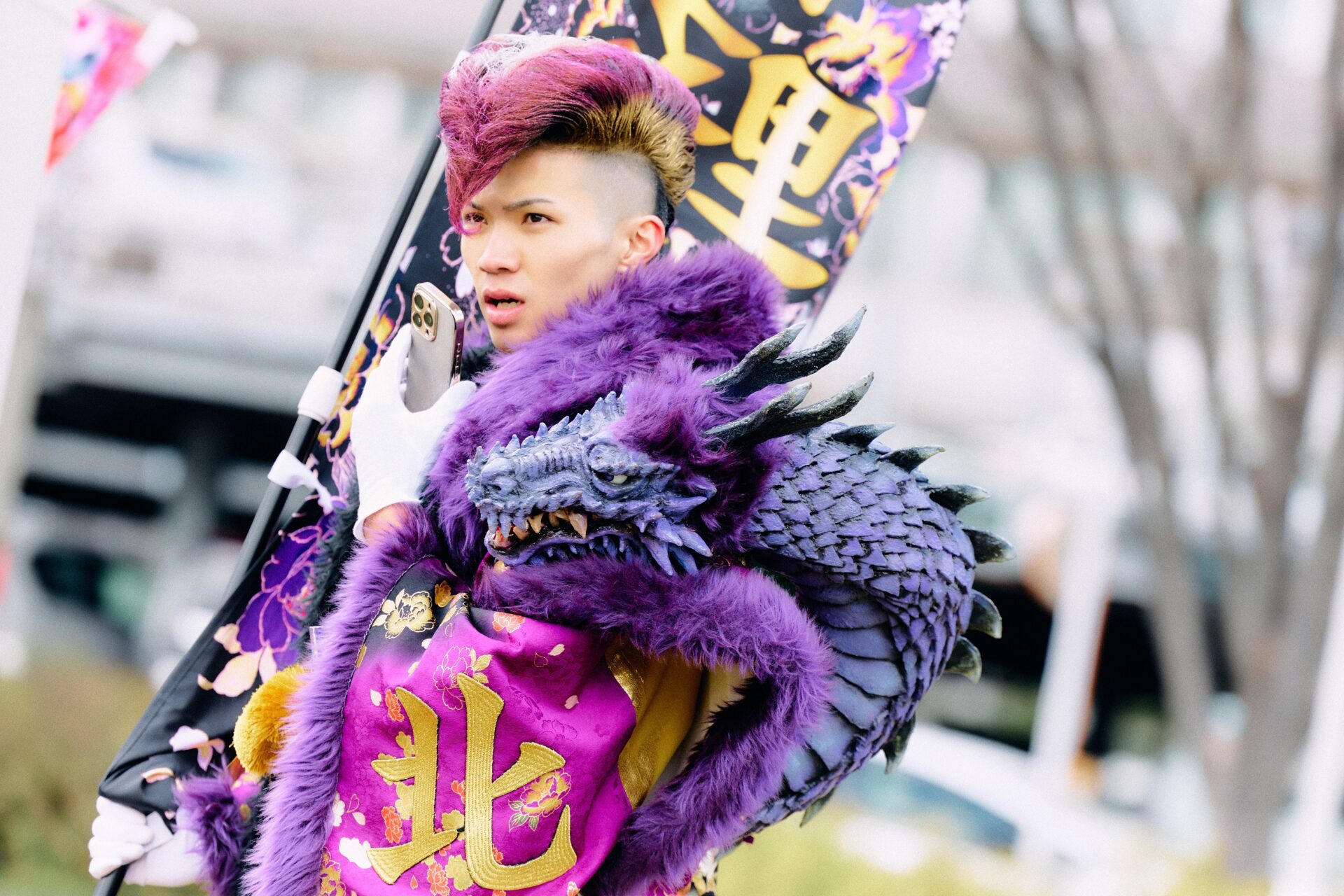 華やかな衣装を身にまとった新成人の様子