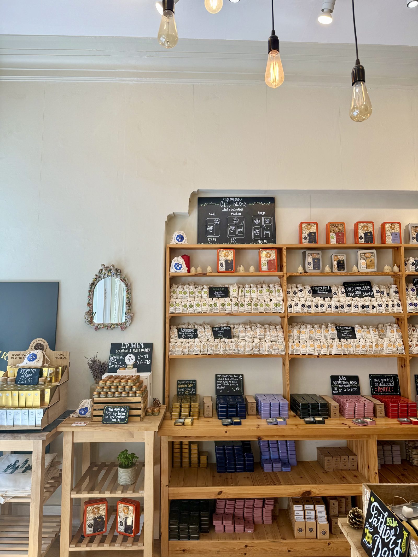 エディンバラ本店の様子